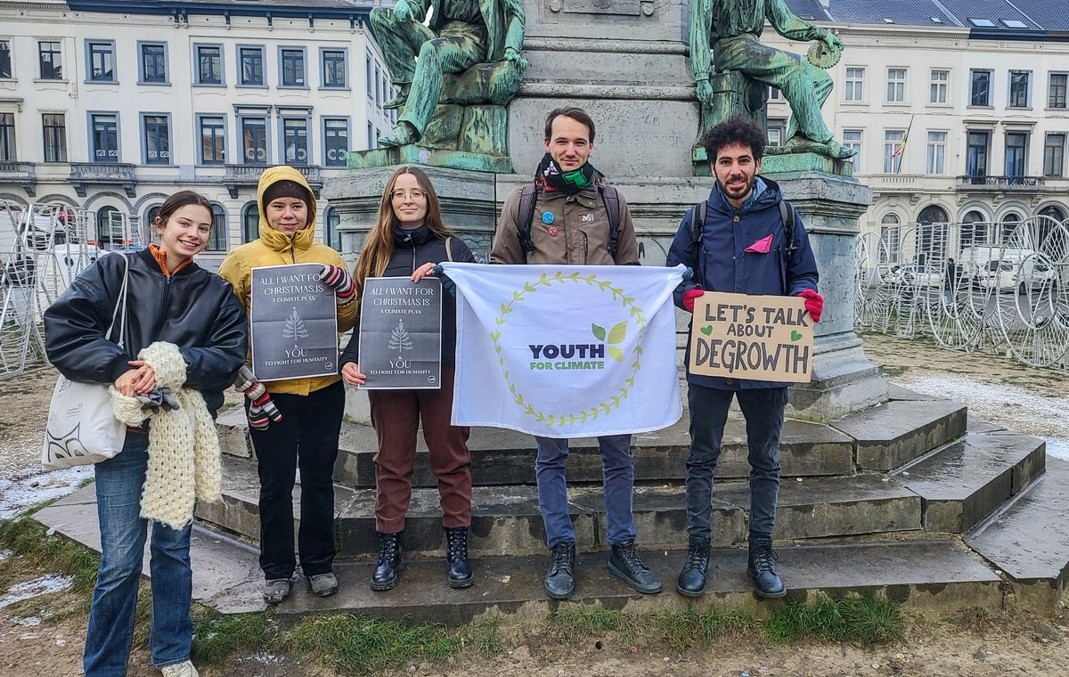 Youth for Climate Belgium (@youth4climatebe) on Twitter photo #FridaysForFuture in front of the <a href="/EUParl_EN/">European Parlament</a> in #Brussels
All I want for Christmas is a climate plan, and you to fight for humanity 🎄
#ClimateEmergency #ClimateJustice #FridaysForFuture in front of the <a href="/EUParl_EN/">European Parlament</a> in #Brussels
All I want for Christmas is a climate plan, and you to fight for humanity 🎄
#ClimateEmergency #ClimateJustice