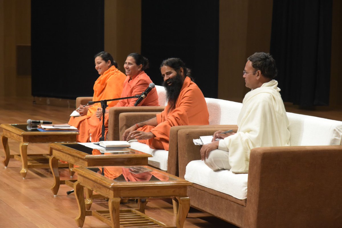 Sadhvi_Devpriya's tweet photo. राष्ट्रीय कार्यकारिणी बैठक, हरिद्वार l https://t.co/knoIV1lSkU