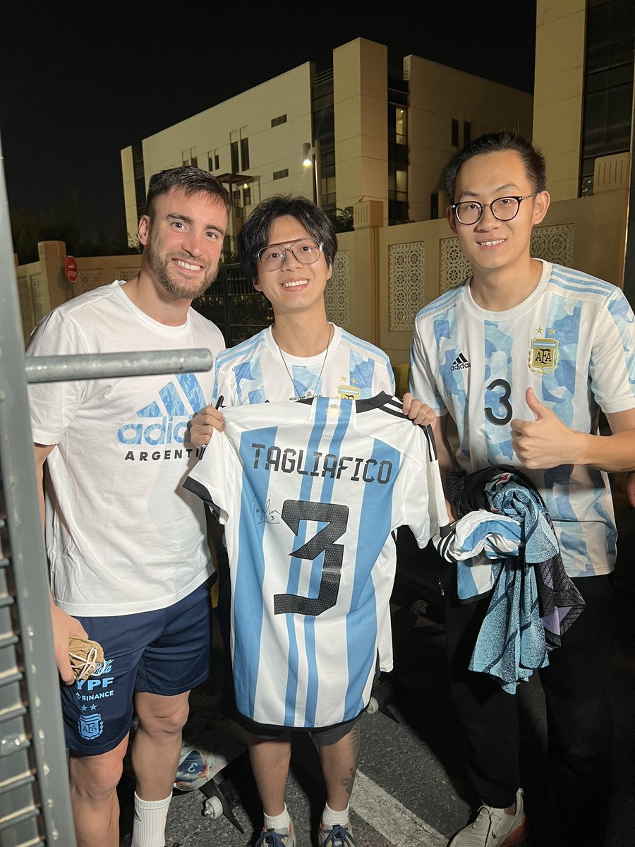 Choujinger15's tweet photo. Dream come true 🇦🇷🇦🇷 https://t.co/v6jSwWlOUc