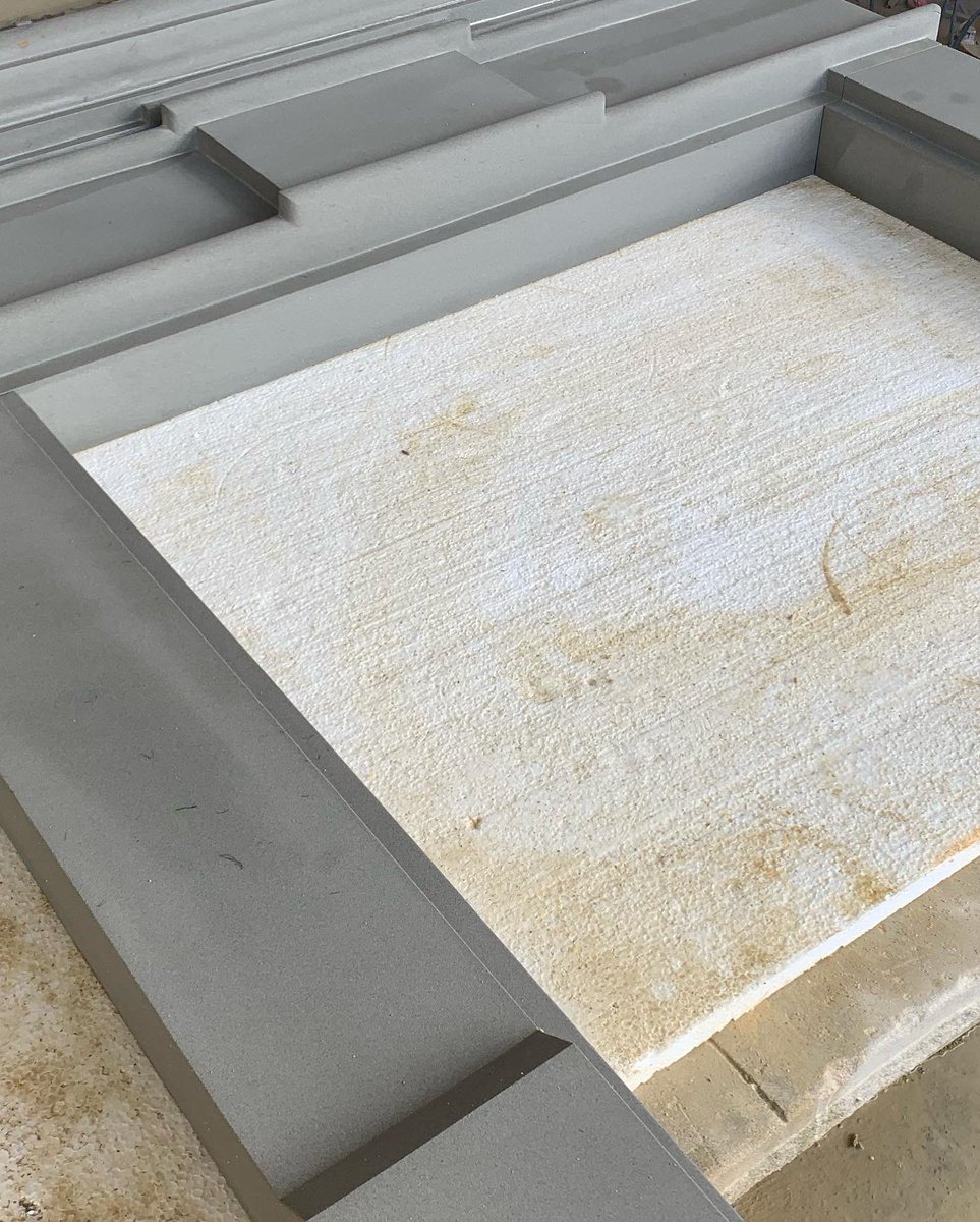 It’s been tough getting anything done this week, the freezing weather has had a massive impact on getting jobs finished, fortunately this fireplace was one job that got sorted, Morley grey #yorkstone at its best a #custom made #fireplace #yorkshirestone #bespoke #stonefireplace