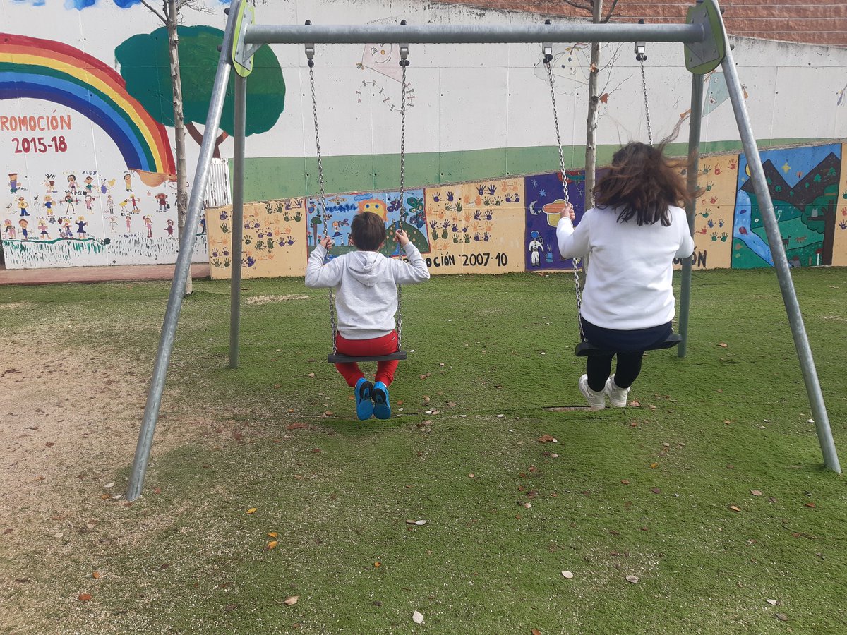 CEIPNEJAPA's tweet photo. Un momento para la nostalgia. Los chicos y chicas de 5to de #Primaria hemos visitado el patio de #Infantil para revivir otros tiempos. Cuántas vivencias y recuerdos compartidos!
#EscuelaPública #TresCantos ##EquipodeApoyo #ProgramadePatios https://t.co/J8hWLVcGmF