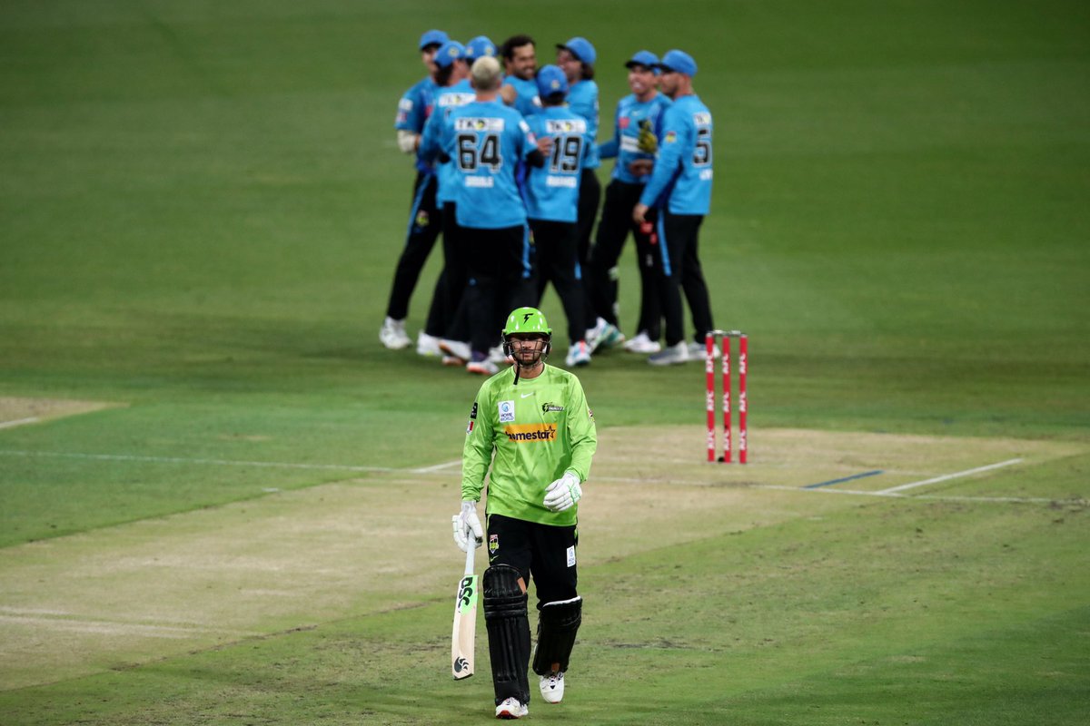 bbctms's tweet photo. 15 ALL OUT!!!!

A record low score for @ThunderBBL. 

It’s the lowest score in the history of @BBL. 

https://t.co/MKdGblLd4o

#bbccricket #BBL12 https://t.co/nj8tDP2gNJ