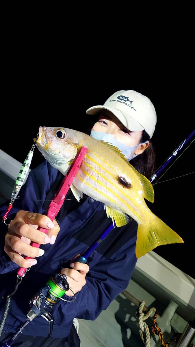d_c_a_okinawa's tweet photo. 沖縄で人気が高いメーカーの"Boggy"の
モニターのMIYUKIさんが
D.C.Aローキャップを着用してくれてます♪
ナイトでのボートライトゲームで
色んな魚やイカまで釣っています♪
楽しそうですね〜‼️
@miyuki_fising
ありがとうございます😊
#dca
#dreamchasingangler
#夢追う釣り人
#沖縄 https://t.co/k6fakKbBal