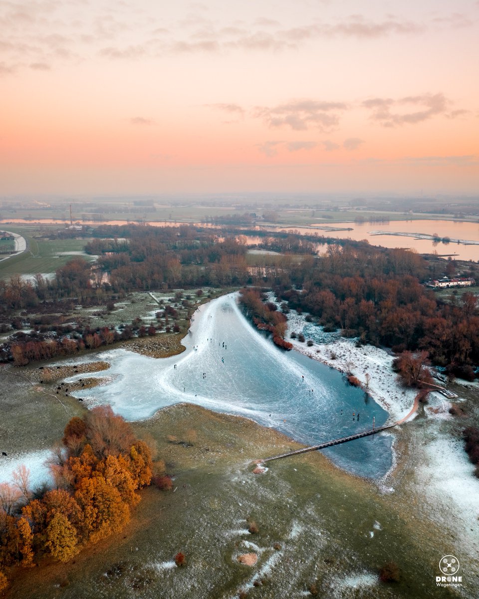 Ice-skating @ Blauwe Kamer❄️It feels so good to be back on the ice again! Blauwe Kamer is nice, but I prefer our ‘own’ floodplains😋 #natuurijs #iceskating #speedskating #ice #rhenen #wageningen #grebbeberg #blauwekamer