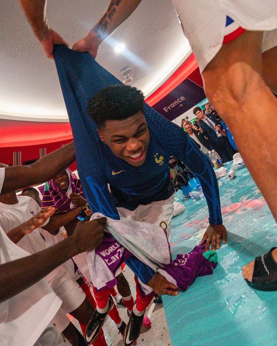 GOSSIP ROOM tweet media