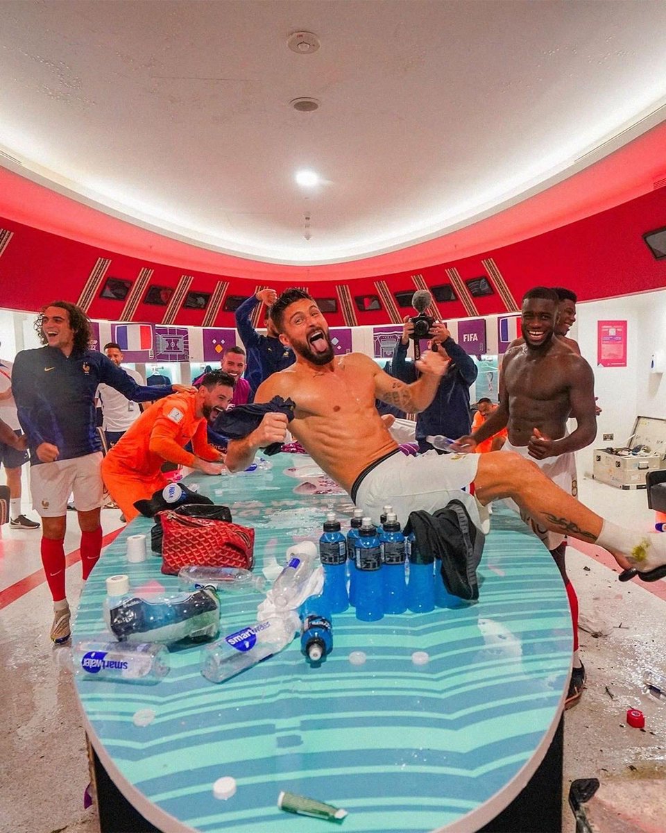 GOSSIP ROOM tweet media