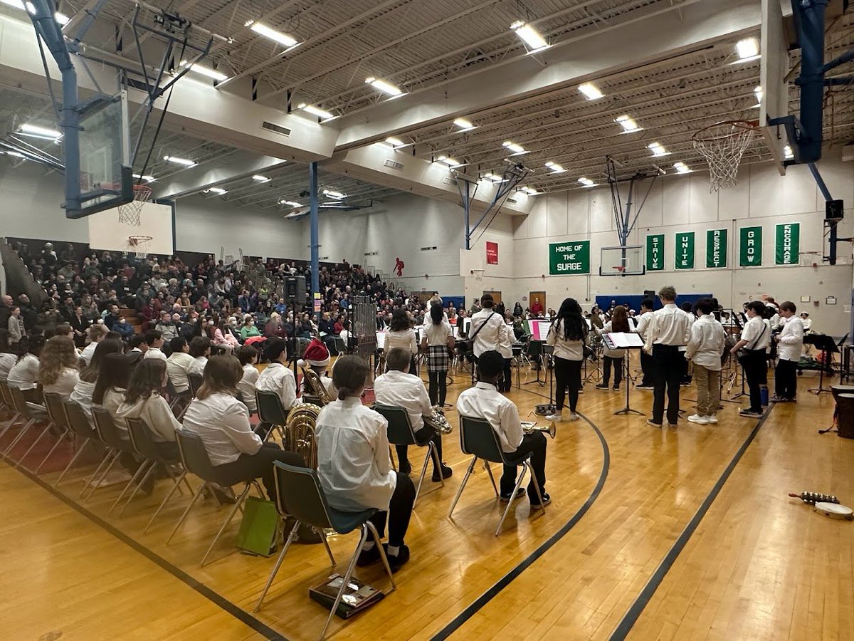 Congratulations to our 6th Grade Band and our 7th and 8th Grade Band on a FANTASTIC Winter Concert on Wednesday! Our SMS talents were on full display! #smspride @nmps_supt @SMS_BandOrch