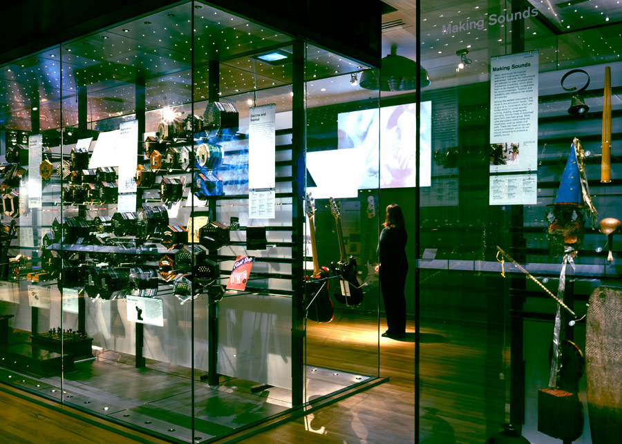 The Music Gallery features the largest number of musical instruments on display in the UK, and is free to visit 🎸🎹📯🥁🎷

horniman.ac.uk/event/music-ga…