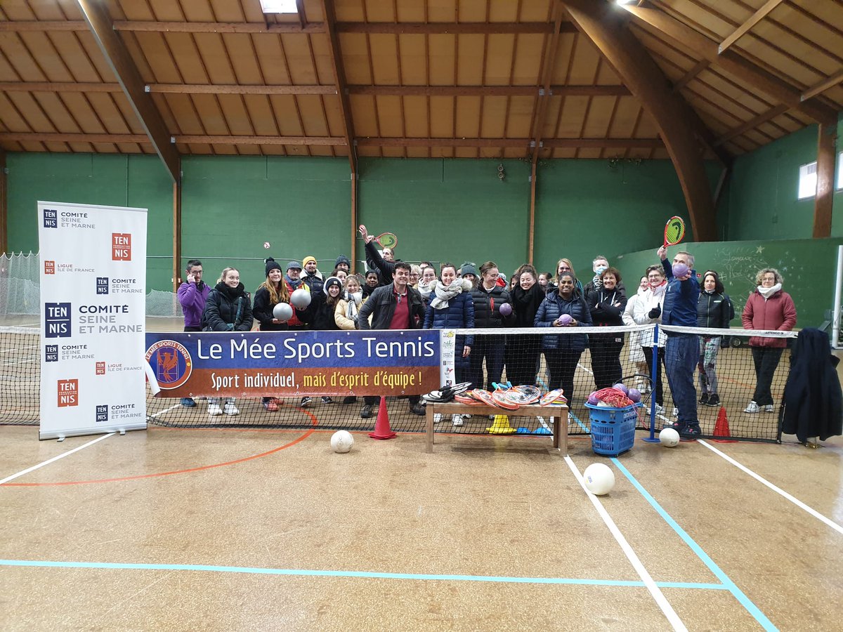 #InspectionLeMéeSurSeine, formation tennis scolaire #DeLaCourAuCourt 50 enseignants de cycle 1, cycle 2, cycle 3 en partenariat avec le club #LeMeeSportsTennis et la FFT #ComitéSeineEtMarneDeTennis
