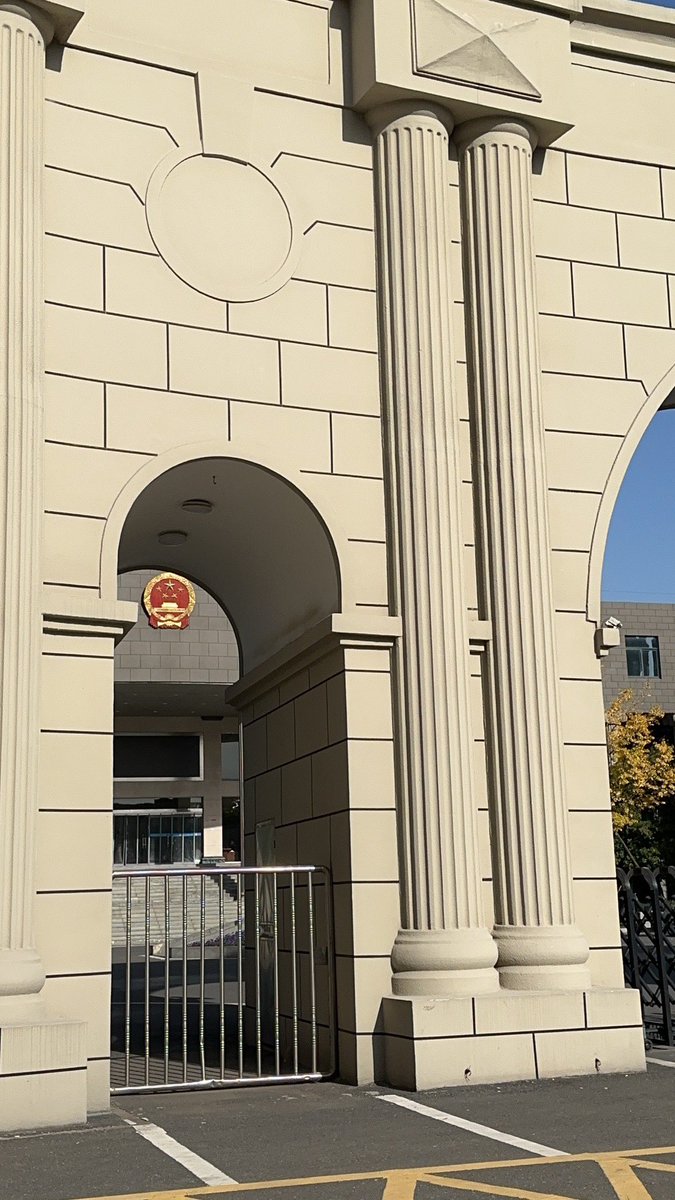 Holdingta's tweet photo. 有点不太理解……封控快是为了控制疫情，解封快是为了什么？怕老百姓提前买药死不掉吗……即为人民政府，人民叫苦连天。 https://t.co/mvvuhSMXRK