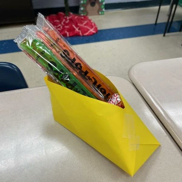 MichiganAvenueE's tweet photo. 2nd graders learned about Sinterklaas.  They made "wooden clogs" out of paper and Sinterklaas filled them with treats over the weekend. https://t.co/2YhHmdPdbD