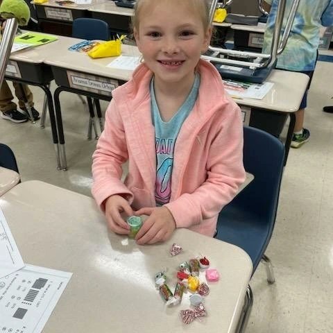 MichiganAvenueE's tweet photo. 2nd graders learned about Sinterklaas.  They made "wooden clogs" out of paper and Sinterklaas filled them with treats over the weekend. https://t.co/2YhHmdPdbD