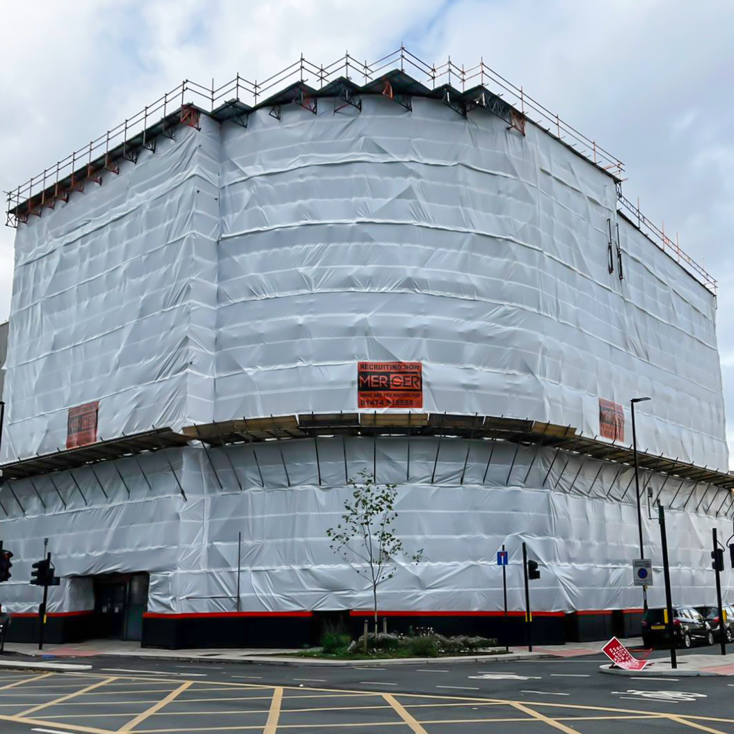 Mercer_scaff's tweet image. Another happy client thanks to our Supervisor Ethan and his team on this one #beamwork #scaffolding #MeridianPoint #Greenwich #TeamMCR 🔧