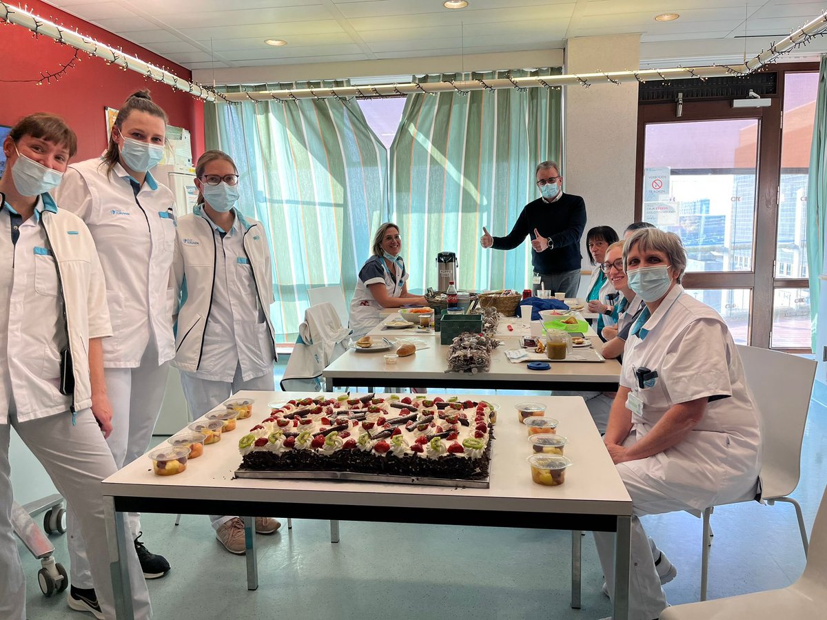luytsviona's tweet photo. Dienst kwaliteit bedankt ons voor onze aanhoudende inspanningen op E662-E663 #uzleuven #nursing #quality @UZLeuven @vinvdbos @Laurevanh13 @KathleenClaes1 @dirkjmkdr https://t.co/7eKBQVvybo