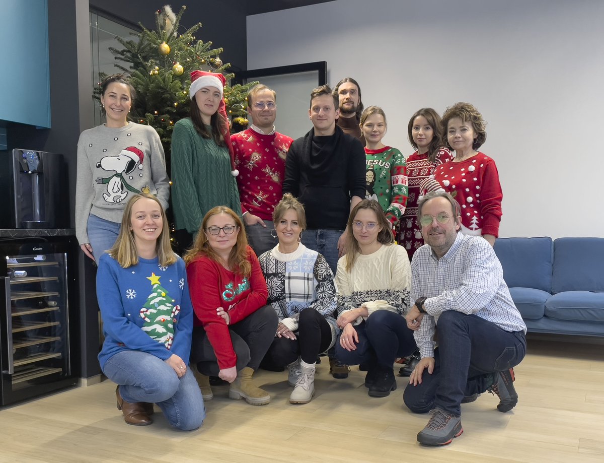 RoLegalPL's tweet photo. Casual Friday? Christmas is coming Friday! #UglyChristmasSweaterDay at Rö https://t.co/zrtLSl2maB