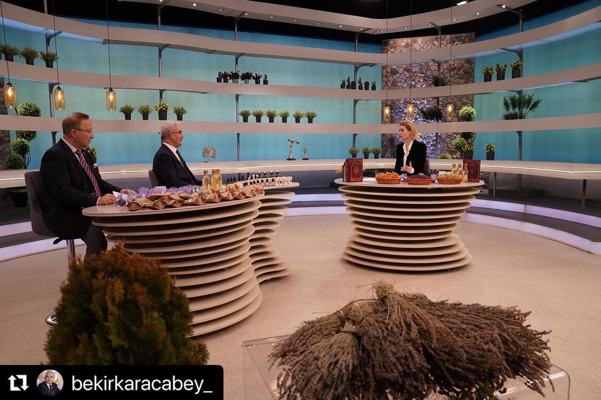 eskisehirobm's tweet photo. @trt1'de #BuToprağınSesi programında Nilgün Esin'in konuğu olan Genel Müdürümüz Sayın Bekir Karacabey ile birlikte Eskişehir Orman Bölge Müdürlüğümüze bağlı Afyonkarahisar Tıbbi ve Aromatik Bitkiler Merkezi Müdürü Sayın Emel Yıldız da canlı yayına katıldılar @OgmTab @OGMgovtr https://t.co/FqyKTbco6H