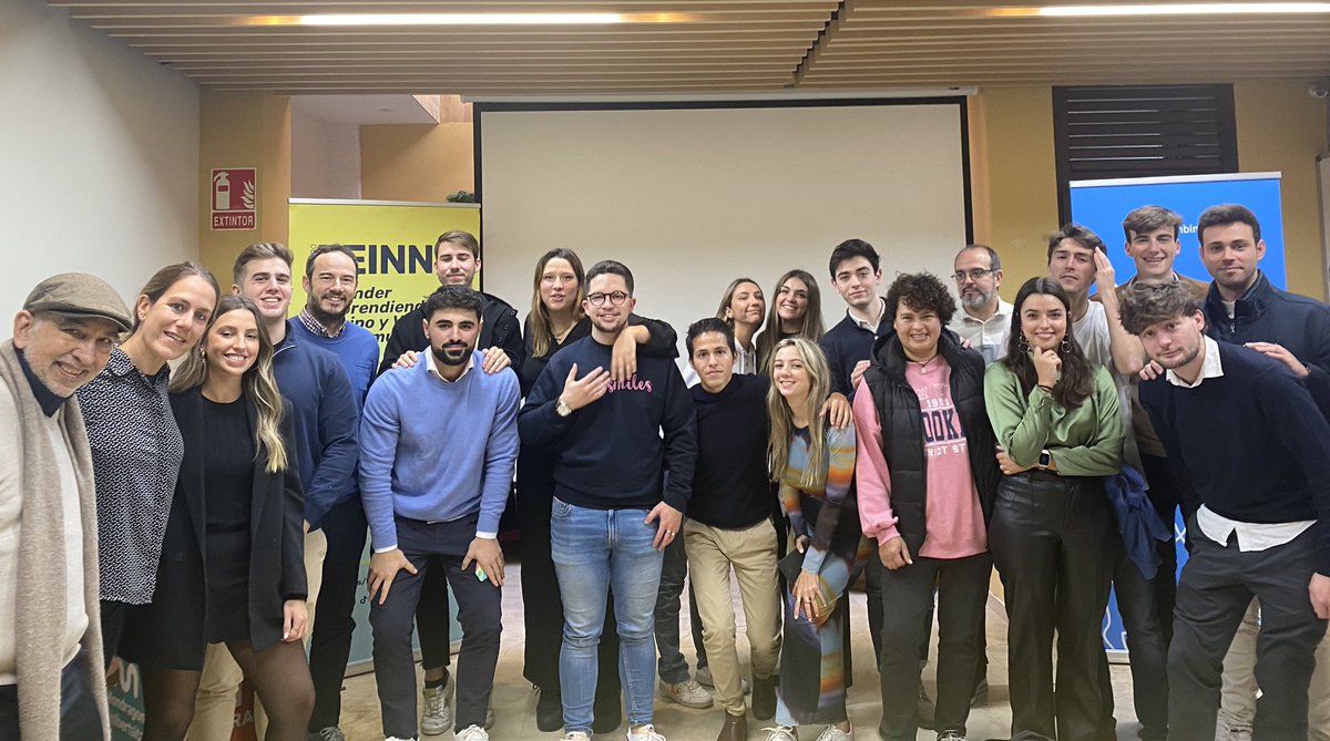 TeamLabs/ tweet media