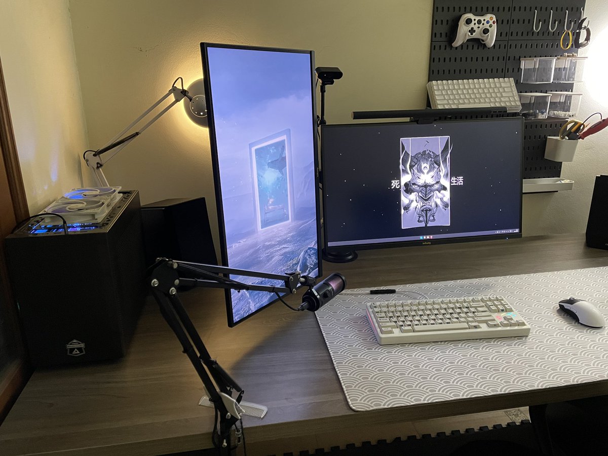Freecssb1's tweet photo. @OptimumTechYT Hi Ali, Hi Youtube
PC specs: 12400f - 6800XT - 32GB 
Monitors: 2xInfinity 1440p 165hz
Mic: Maono
Iem: Shozy form 1.1
Keeb: Meteor80 with JWK Epsilons
Mouse: Logitech Superlight 
😗😗😗 https://t.co/MLEKkpnTt1