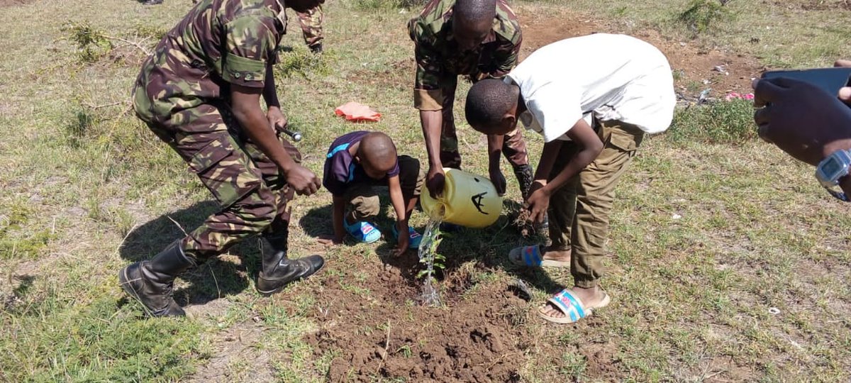 tek_kenya's tweet photo. 🌱🌲💚
#ClimateAction
#5BillionTrees
#KeepKenyaBreathing

@Environment_Ke
@WilliamsRuto
@StateHouseKenya
@HonSoipanTuya
@spheelmodels
@Ferdiomanyala
@IshwaaqMohamed7
@UNEP
@UNDP
@ntvkenya @citizentvkenya @KTNNewsKE https://t.co/6KEQDh6xJD