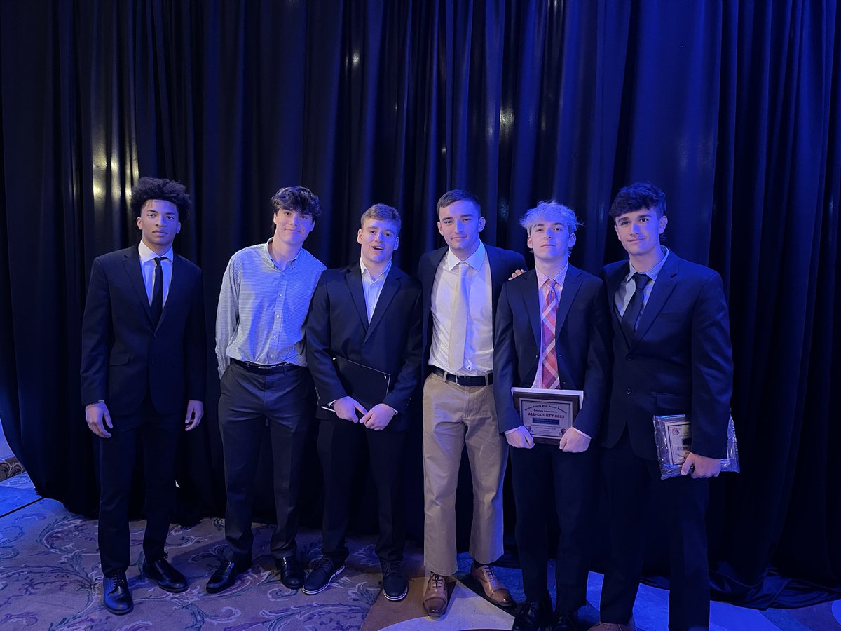 CoachPickettFPM's tweet photo. 2022 Nassau County Football Dinner! FPM was well represented!! Congrats to our two Seniors @GerardOHara42 and @dmatich20. Congrats Juniors @_RyanConnolly15  @ChaseMcloughlin @josh_lewis3 and Kevin Hehir Time work towards 2023 💪 https://t.co/L3PL5kKxGL