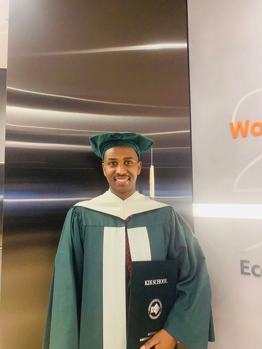 JirdeJibril's tweet photo. Waa maalin kale oo weyn!  Waa ii sharaf inaan noqdo mid ka mid ah qareenadii ugu horreeyay ee Intellectual Property-ga ee Soomaalidu yeelato!

Can't believe i now have an Master of Intellectual Property (MIPD) from @KDI_SCHOOL. https://t.co/7f5PlpAwCW