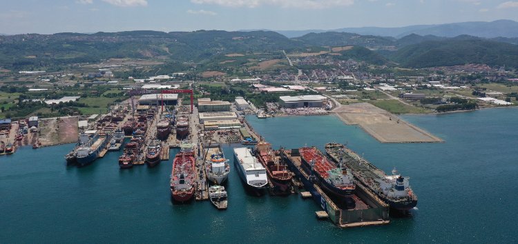 EBRD's tweet photo. Eco-friendly and efficient repairs for ships.

We’re providing €12.5 million loan to 🇹🇷 ship maintenance company #Tersan to finance capital expenditure, including for the extension of a repair berth and the installation of solar panels.

https://t.co/aNfrg2Sv7Q https://t.co/wGoausq29A