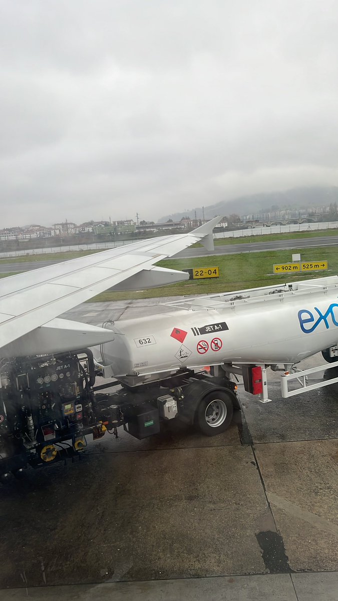 En tiempos en que algunos tienen dudas, los Fisios tienen que seguir compartiendo experiencia y conocimiento a las generaciones que vienen para que crezcan mucho más que nosotros! Aportarles combustible para que vuelen alto!Gracias <a href="/AneArbillaga/">ane arbillaga</a> <a href="/COFPV/">EFEO / COFPV</a> #transferenciafisioterapia