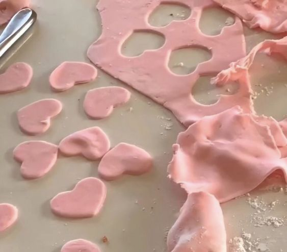 lovesickdoe's tweet photo. pink hearts https://t.co/NCmihQfnkm
