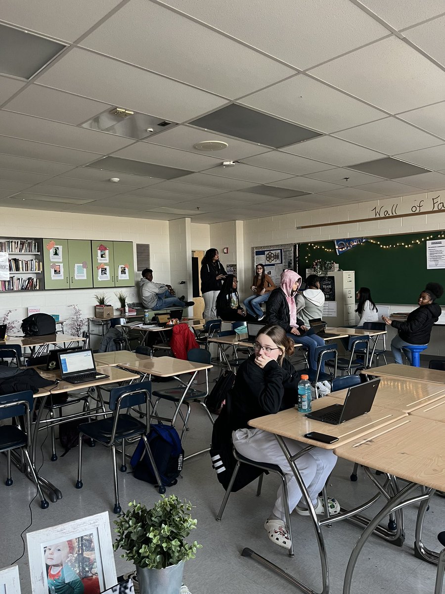 themsvan's tweet photo. “Ms. Van, can you take a picture of this so we can all use it for our CAS journal.” #kenwoodmakesgreatkids @KenwoodBCPS @Kenwood_DP @BPowell_BCPS https://t.co/kjOzXQWlDZ