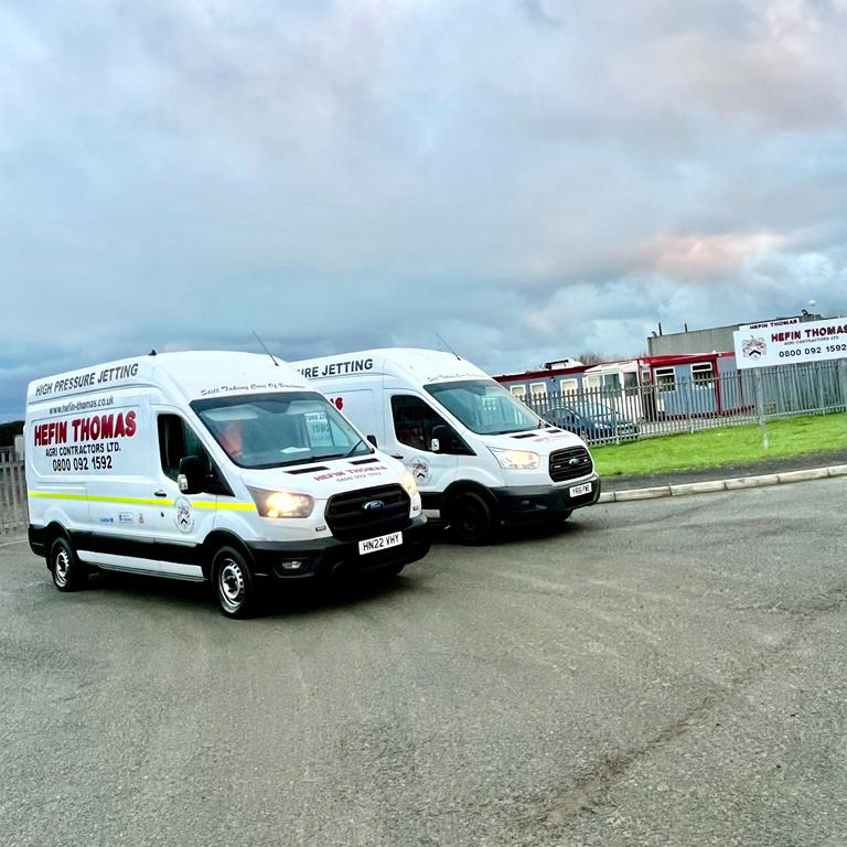 HefinThomasLtd's tweet photo. Our van packs for domestic drains are ready to go for any emergency over the Christmas holidays, so no need to worry! https://t.co/0gMQlyuRlD https://t.co/vQoYVof7NW