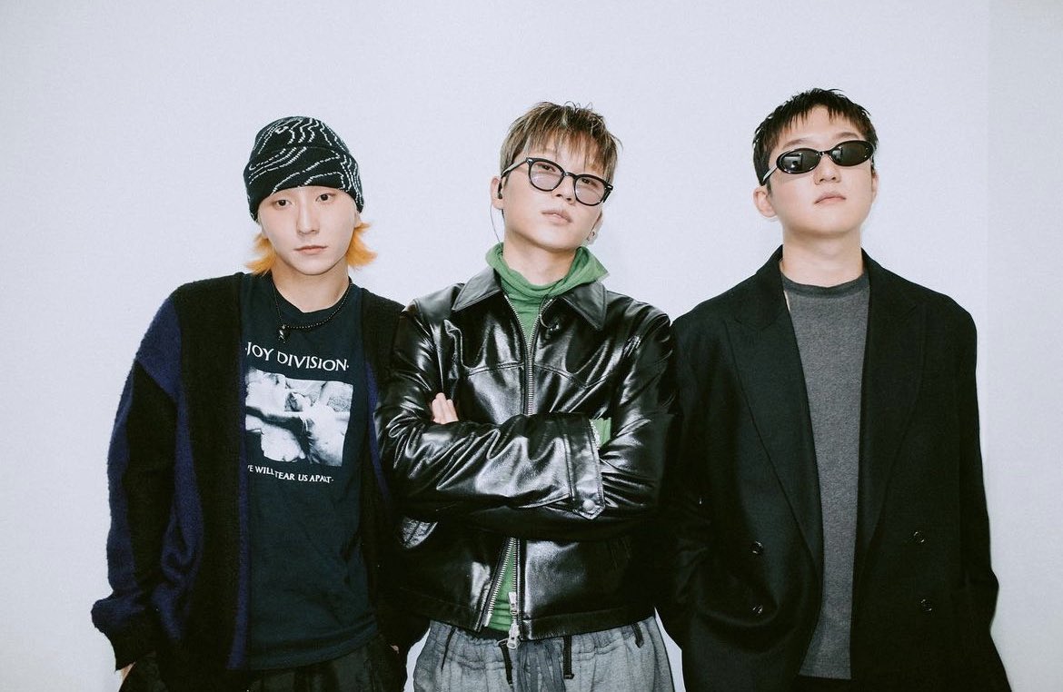 ㄹㅈㄷ 말 안 듣는 삼형제같음

사춘기 온 막내
엄마가 찍으래서 억지로 찍는 첫째
걍 즐기고 있는 둘째