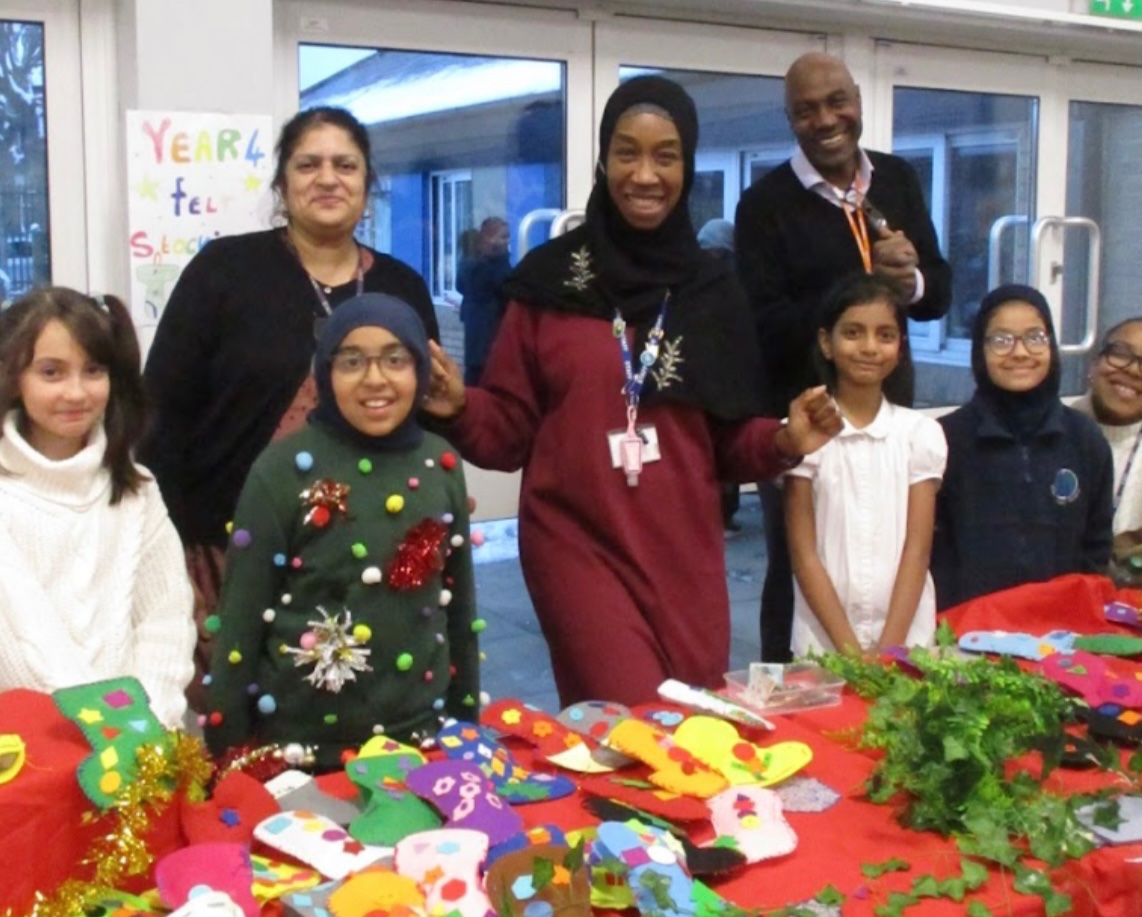 EssexPrimary's tweet photo. At Essex, we held a phenomenal Winter Bazaar this year! The turn out was amazing. It was great seeing teachers, parents and pupils excited about the event; especially Santa's Grotto. https://t.co/E5D2VAggQR