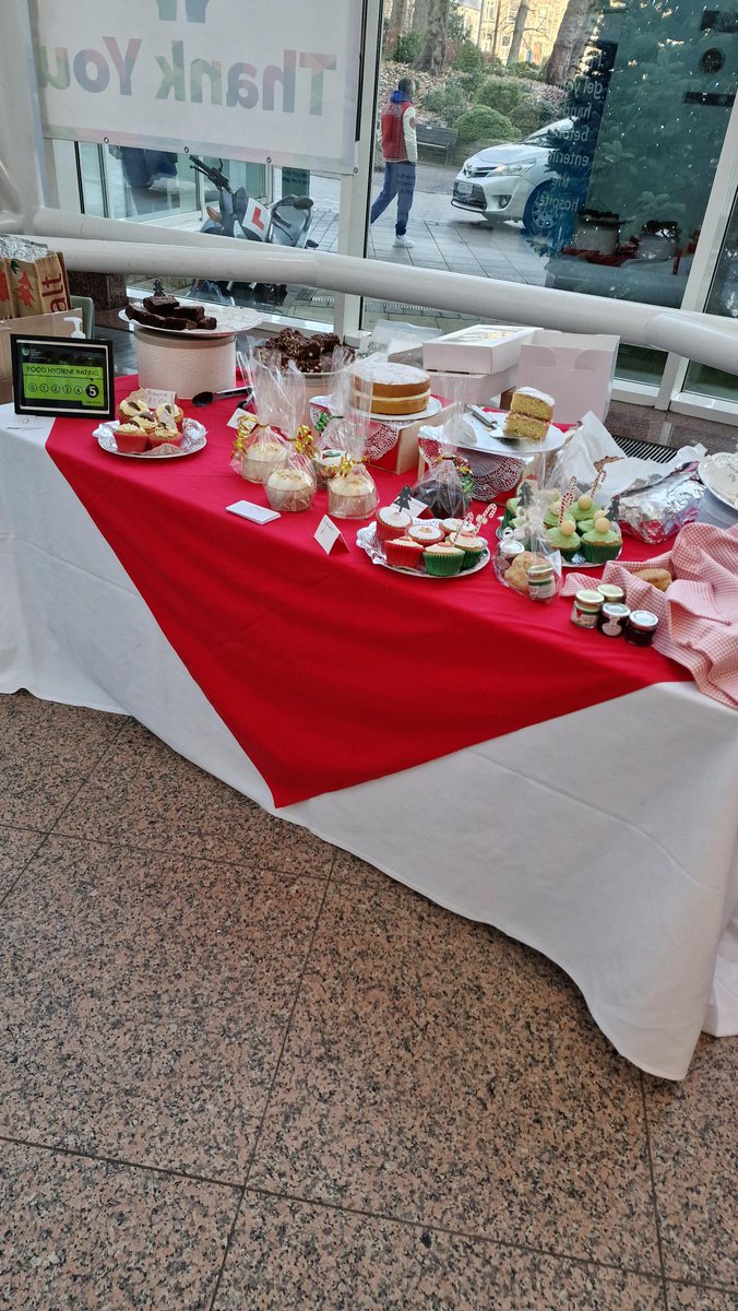 CHFTCharity's tweet photo. The last Calderdale Royal Hospital Festive Market is up and running🎄 

Visit the main entrance to browse the stalls and buy your last minute Christmas presents🧡 #CHFTCharity https://t.co/WpsYE4goHW