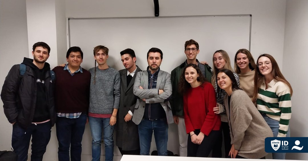 <a href="/ionantolin/">Ion Antolín Llorente</a>, actual director de comunicación del 
<a href="/PSOE/">PSOE</a> impartió en el día de ayer una clase magistral en el  <a href="/MasterComunic/">Máster Comunicación</a>.
En la misma, los estudiantes pudieron conocer de primera mano cómo es el día a día en el gabinete de comunicación del partido ➡️  iddigitalschool.com/ion-antolin-di…