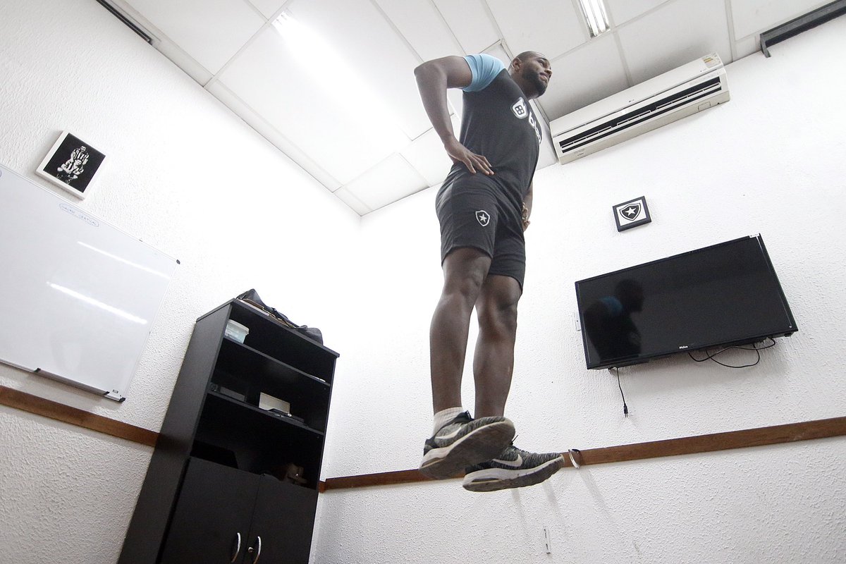 De volta 🤝🏿 <a href="/Botafogo/">Botafogo F.R.</a>