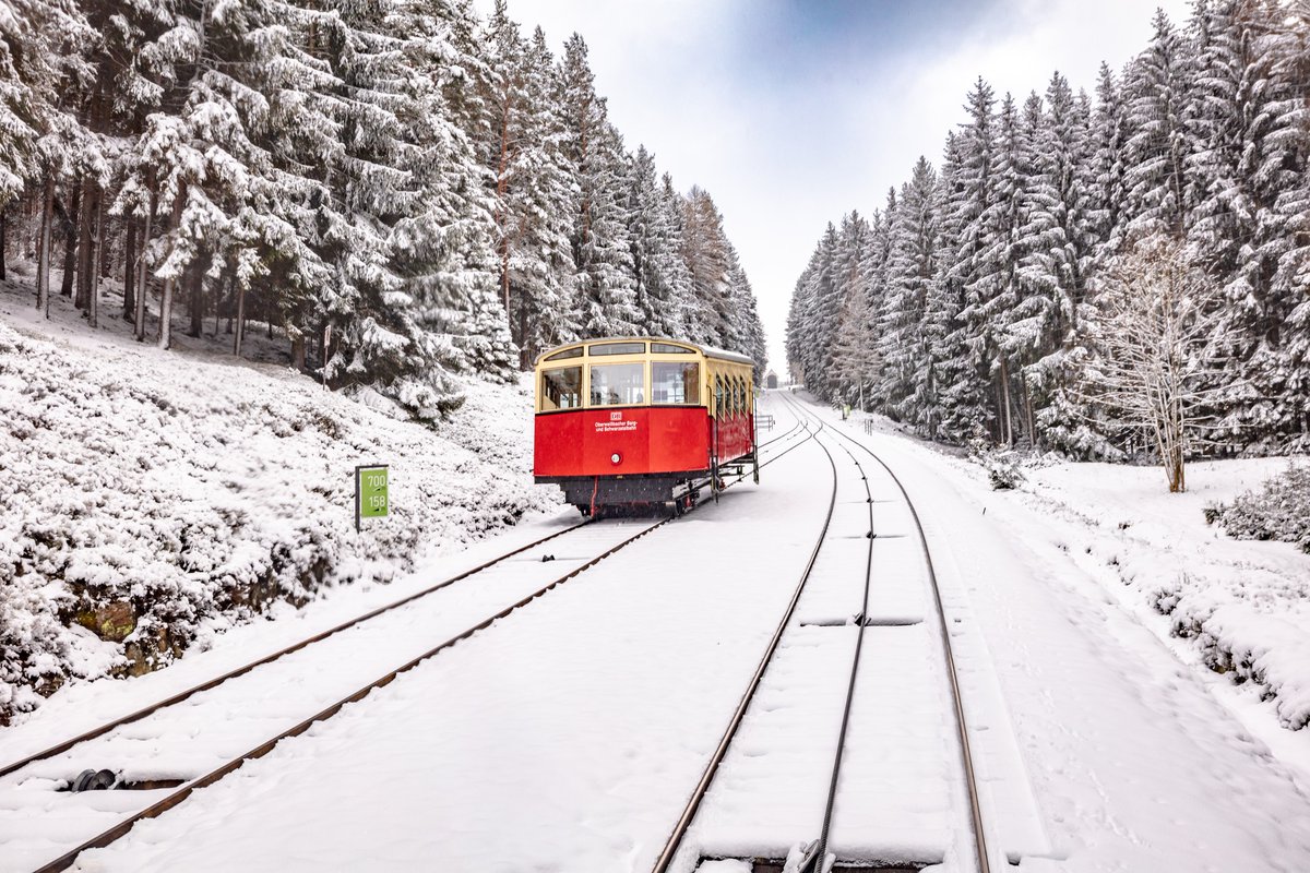 It's not just a favourite in summer: #Thuringia's "mountain railway" in the Thuringian Highlands is a delightful way to explore this beautiful region. Are you ready to get on board 🙂?