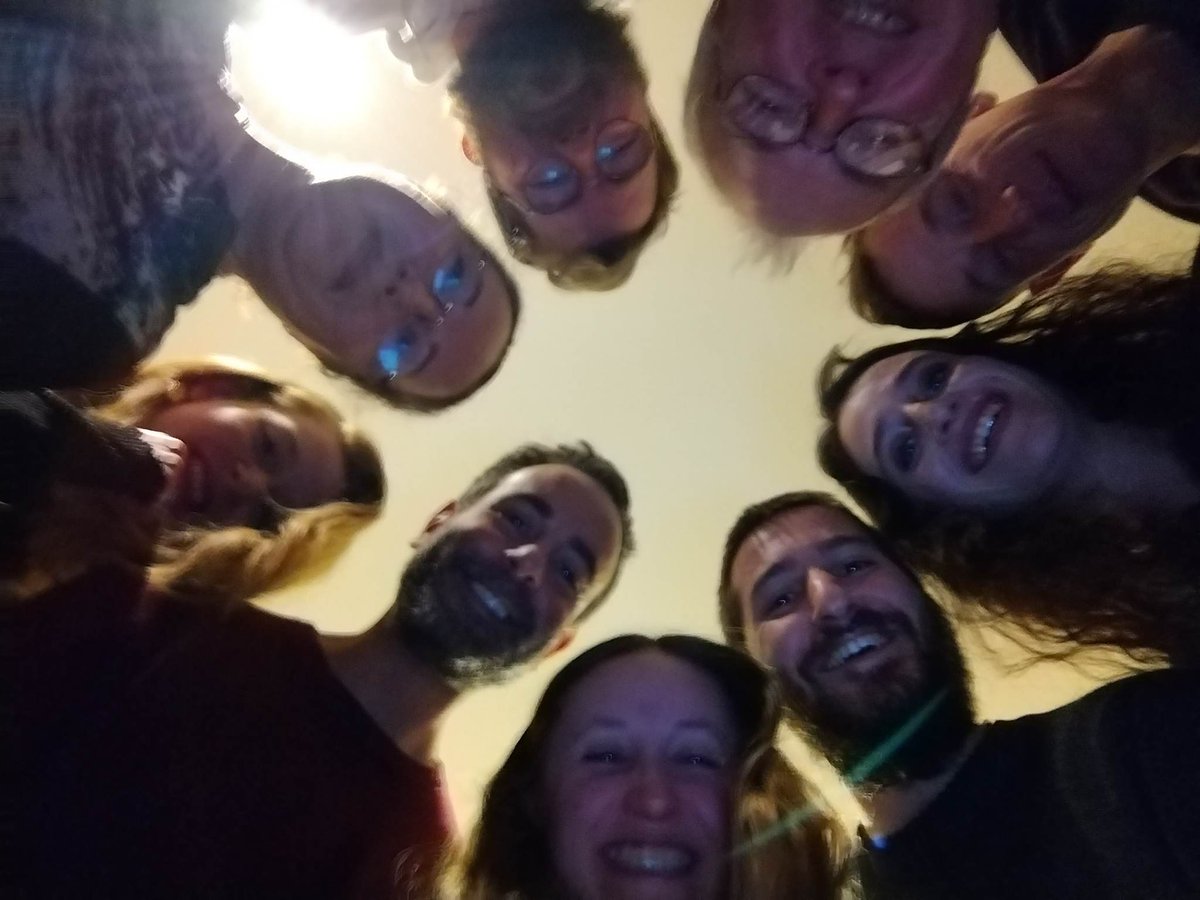 Yesterday we had our group's Christmas dinner! A lot of *very* different dishes that somehow went well together 😋
Happy holidays from all of us! ☃️🎄