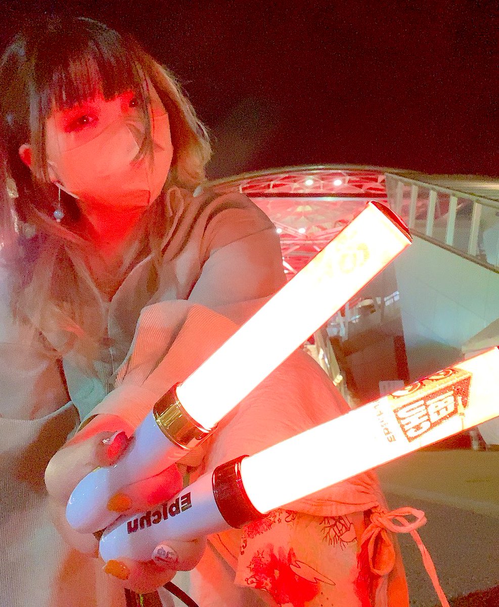 ruyi_love's tweet photo. ちょうど３年前、
幕張メッセ イベントホールのステージに立つエビ中を生でみた

これまで推してきた、ひなたちゃんのエビ中としてのラストステージを同じステージ同じ角度で見れたのは嬉しかったな

また生で歌声を聴けることを祈って…
12年間お疲れ様！そしてありがとう！

 #柏木ひなた卒業式 https://t.co/0reOY3JE9I