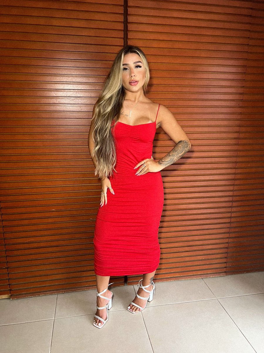 Coleção Festas 🥂✨🤍
Vem correndo pra cá, vem garantir seu look maravilhoso😍 #UseMk
