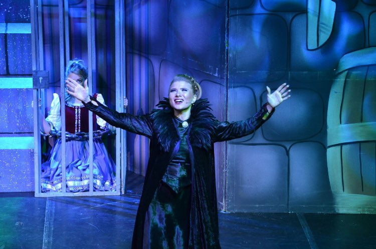 Happy #PantoDay 💖

<a href="/officialFST/">Five Star Theatre</a> <a href="/ReambaP/">Reamba_Productions</a> <a href="/reambaprod/">Reamba Productions</a> <a href="/panto_day/">Panto Day</a> #panto #PantoDay2022 #theatre #lovepanto #throwback #tour 💫