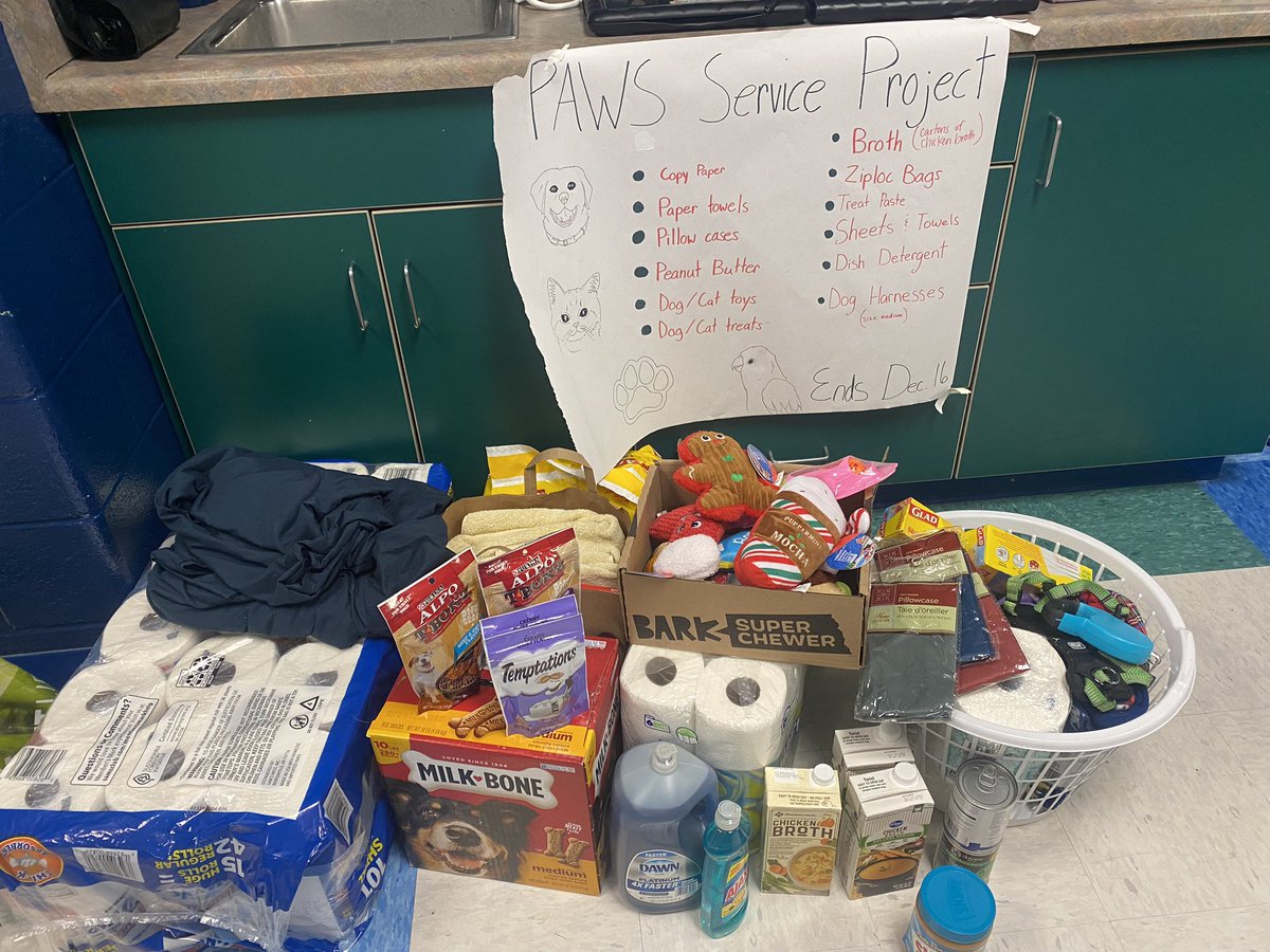 Mrs_Lightfoot_7's tweet photo. There will be some lucky dogs and cats this Christmas. @BlackmanMiddle service project for Rutherford County PAWS. https://t.co/SZEGoUx8FI
