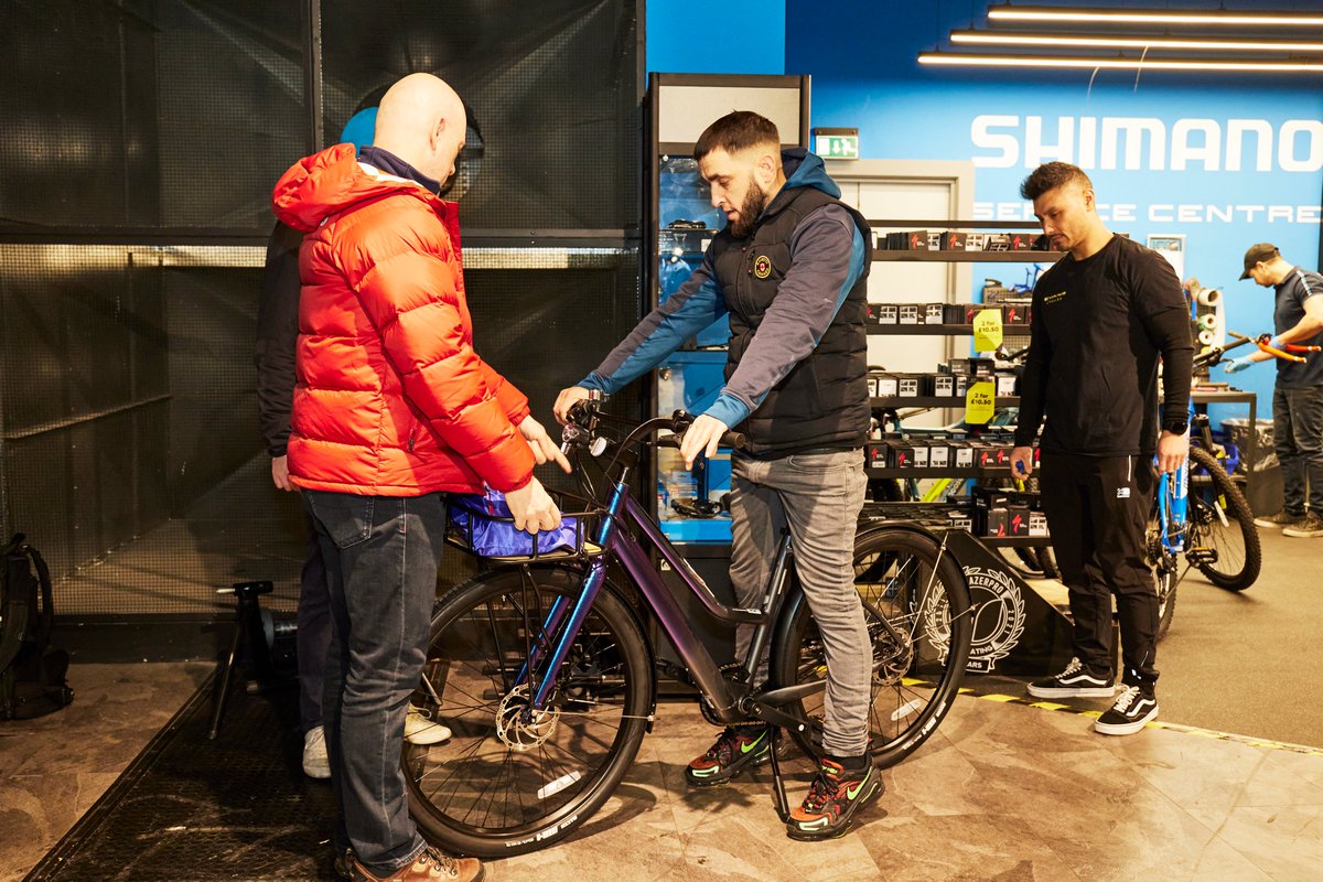 WeAreCyclingUK's tweet photo. So e-xciting! Yesterday the first people came to collect their free one month e-cycle loans from @EvansCycles in Leicester. ⚡️ If you fancy giving an e-bike a go, loans are also available in Luton &amp; Dunstable, Sheffield and Manchester: https://t.co/BhyaiELMzh #MakingCyclingEasier https://t.co/DX3WMZaUrs