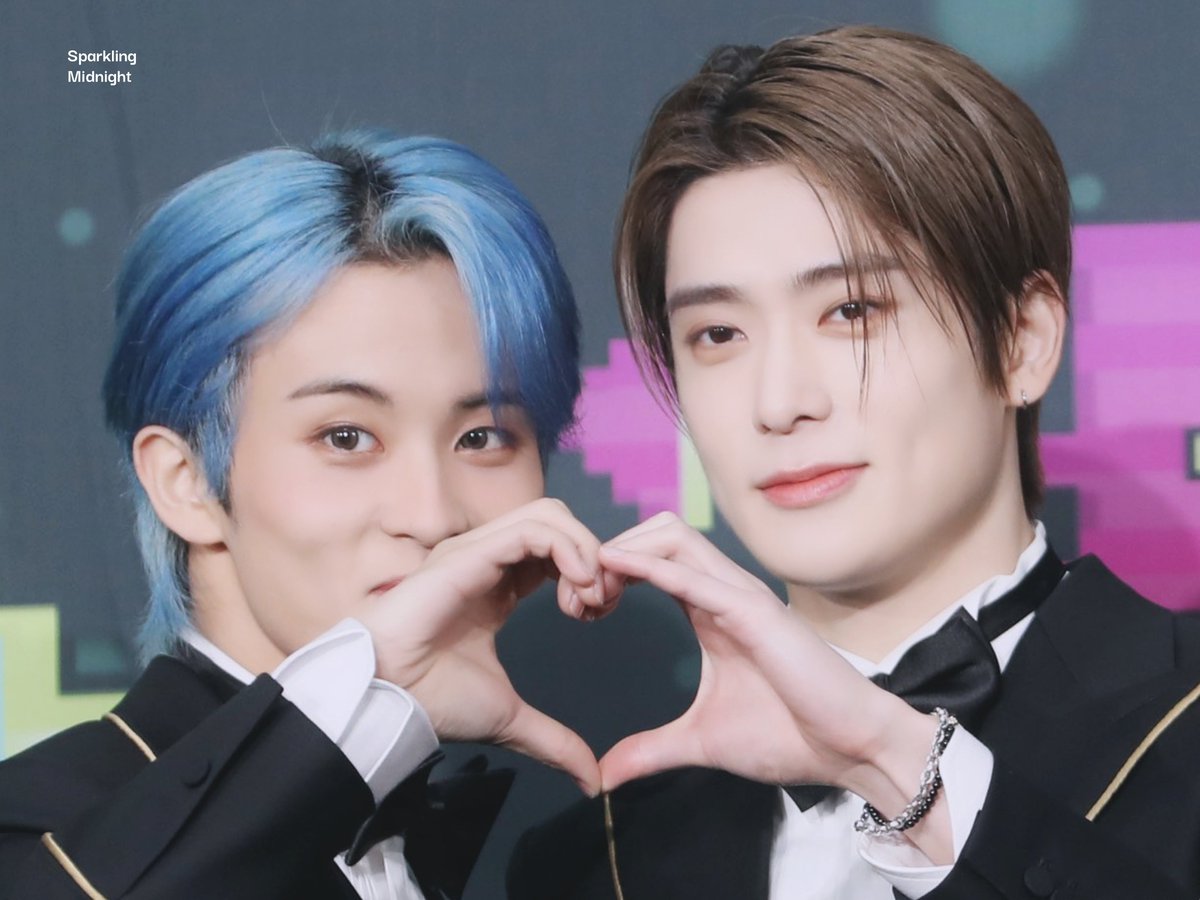 Today’s JaeMark ❤️👍🏻 

🍑🍉

#JAEHYUN #재현 
#MARK #마크 
#NCT127 #NCT 
#JAEMARK #재맠
