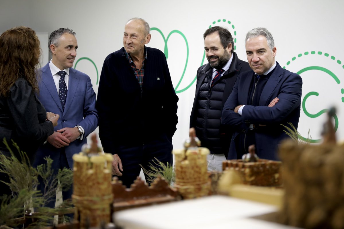 El martes Page buscó un titular, y lo consiguió, le doy la enhorabuena.
Pero, después de esto qué. ¿En qué ha mejorado el futuro de nuestro país?

Mientras el socialismo solo piensa en votos y en evitar una derrota electoral segura, otros solo pensamos en España y en su futuro.