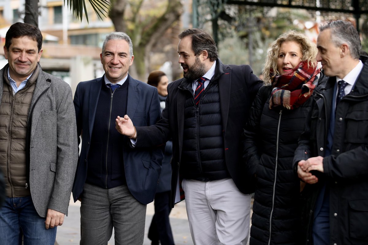 paconunez_'s tweet photo. El martes Page buscó un titular, y lo consiguió, le doy la enhorabuena.
Pero, después de esto qué. ¿En qué ha mejorado el futuro de nuestro país?

Mientras el socialismo solo piensa en votos y en evitar una derrota electoral segura, otros solo pensamos en España y en su futuro. https://t.co/CuwJOpwmML
