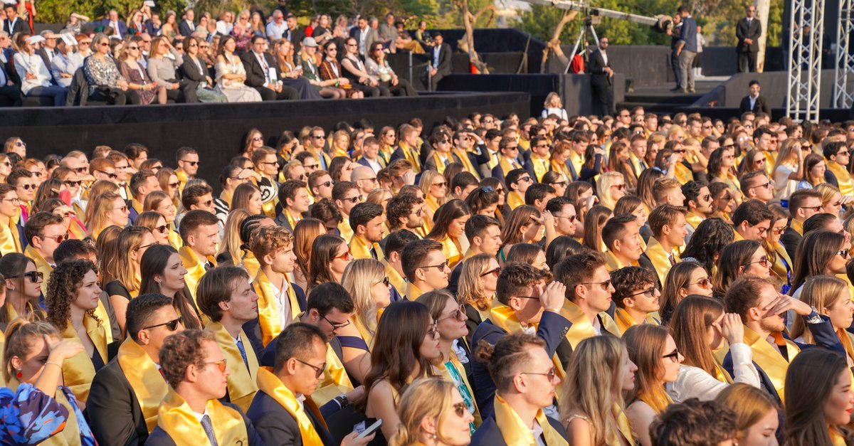 kocgsb's tweet photo. 1.200 graduating students of 78 nationalities from 34 top business schools around the world gathered together for the CEMS Graduation Ceremony at the Pyramids of Giza, Cairo.

Congratulations to all CEMS graduates!

#CEMSGraduation22 #CEMS #CEMSMIM https://t.co/ruVw8BCYJg