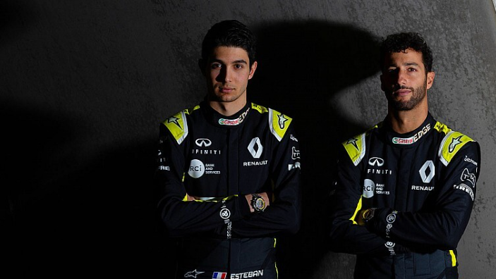 F1DankeSeb's tweet photo. Renault Racing transferin son günü bombaları patlattı!

@Zone7vlr Ocon ve @attavratvettel Ricciardo bu sene Renault F1 Team ile yarışacaklar! https://t.co/rRsi1bDaNw