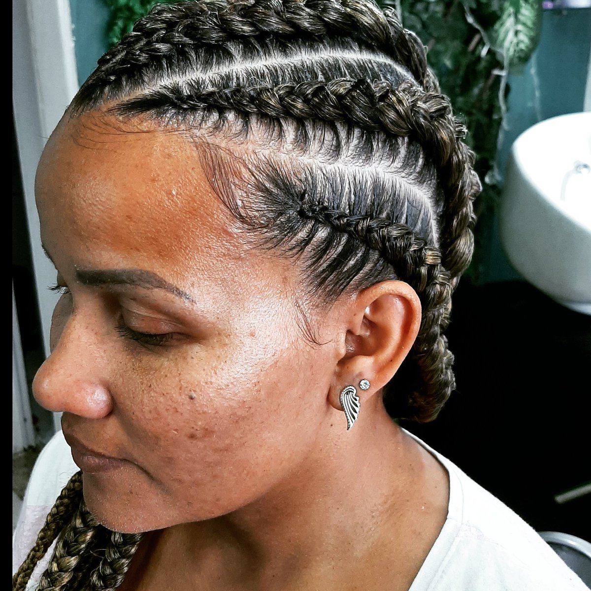 Jessica61447174's tweet photo. Ghana braids 💛

#tranças #trancistarj #curicicarj #riocentro #barradatijucarj https://t.co/4ClM6olgeE