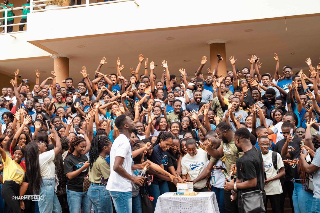 hesaknust's tweet photo. 🔵⚪
The journey is finally over.
6 years done and dusted.
Congratulations to our new certified drug Lords🥼🩺💊. HESA is proud of you ✨ @gpsa
#Rx22
#AllHavePassed https://t.co/yzfiQeys48