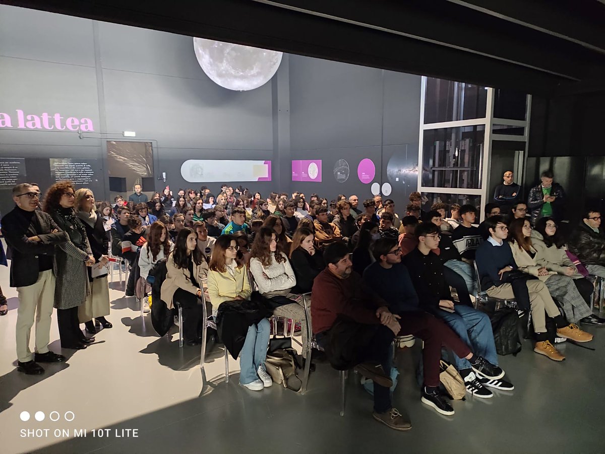 sparkmespace's tweet photo. Matera: Giornata nazionale dello Spazio 16 dicembre '22
SPARKme Space Academy con le scuole Pascoli, Stigliani e Pentasuglia di Matera e Flacco di Potenza, in diretta con il CERN di Ginevra con gli astronauti Paolo Nespoli e Slawosz Uznanski https://t.co/RcMJdgVR4c